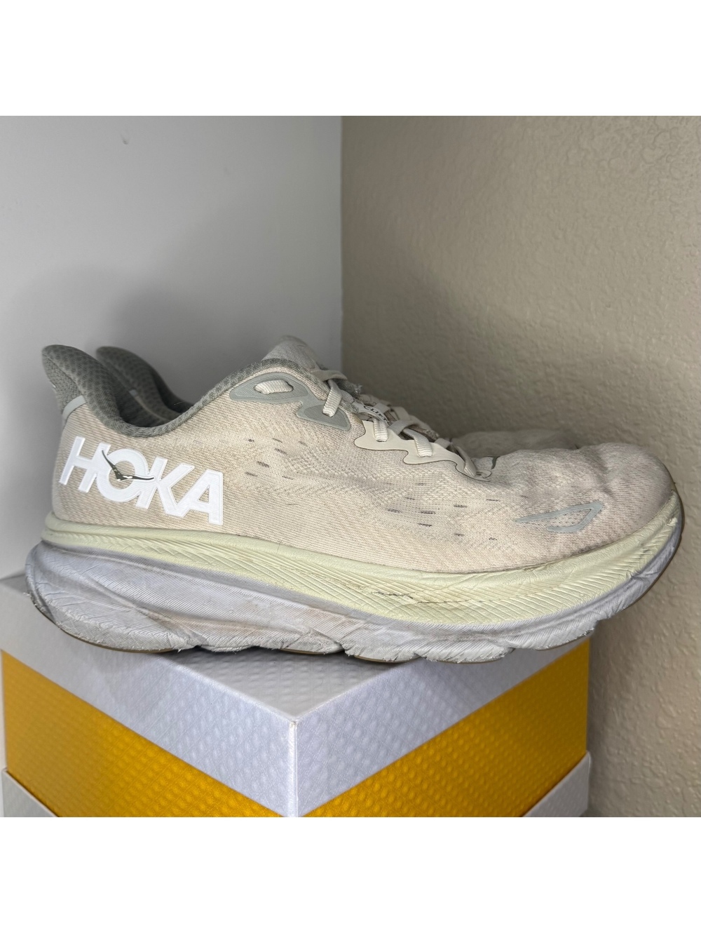 Title: HOKA Clifton 9 Men’s 9.5 Oat Milk Barley 1127895-OKB Running Shoes